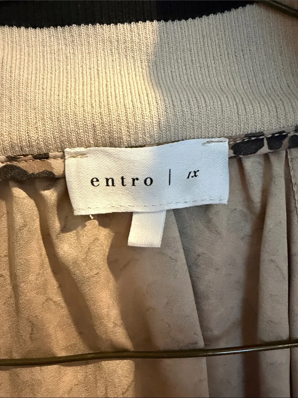 entro Beige and Black Leopard-Print Casual Top - Picture 2 of 3